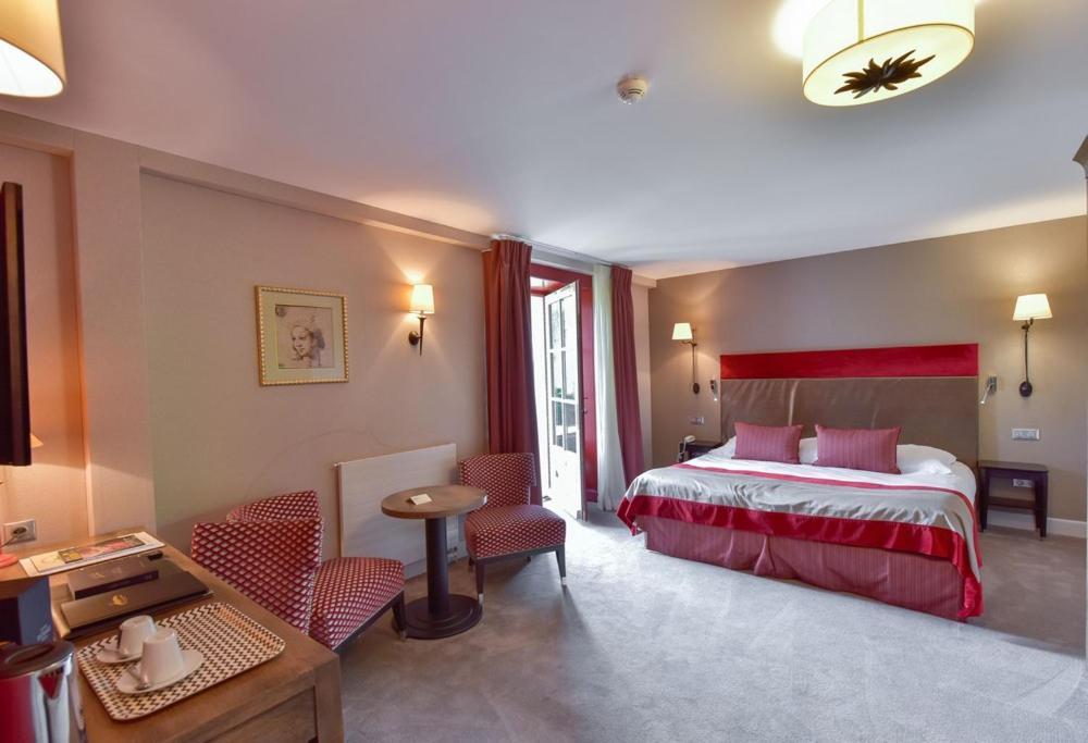Hotel Golf Chateau De Chailly Bagian luar foto